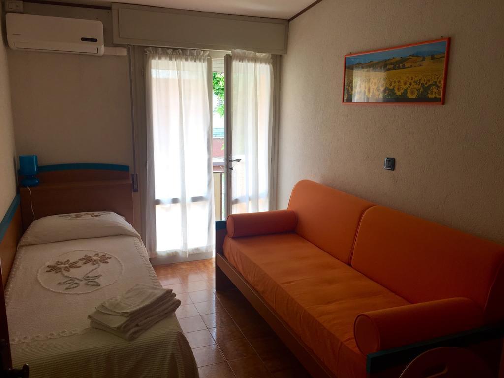 Meuble Lariana Ξενοδοχείο Μπελάρια-Ιτζέα Μαρίνα Εξωτερικό φωτογραφία